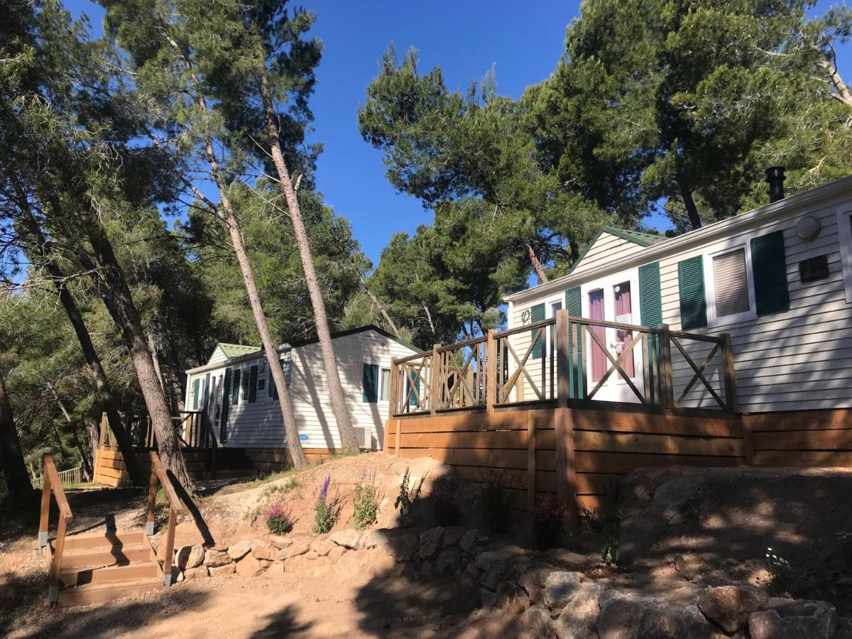 Camping Le Bois De Pins Salses-le-Château Eksteriør bilde
