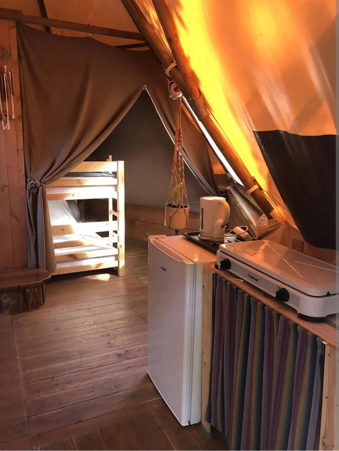 Camping Le Bois De Pins Salses-le-Château Eksteriør bilde