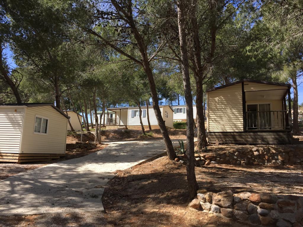 Camping Le Bois De Pins Salses-le-Château Rom bilde