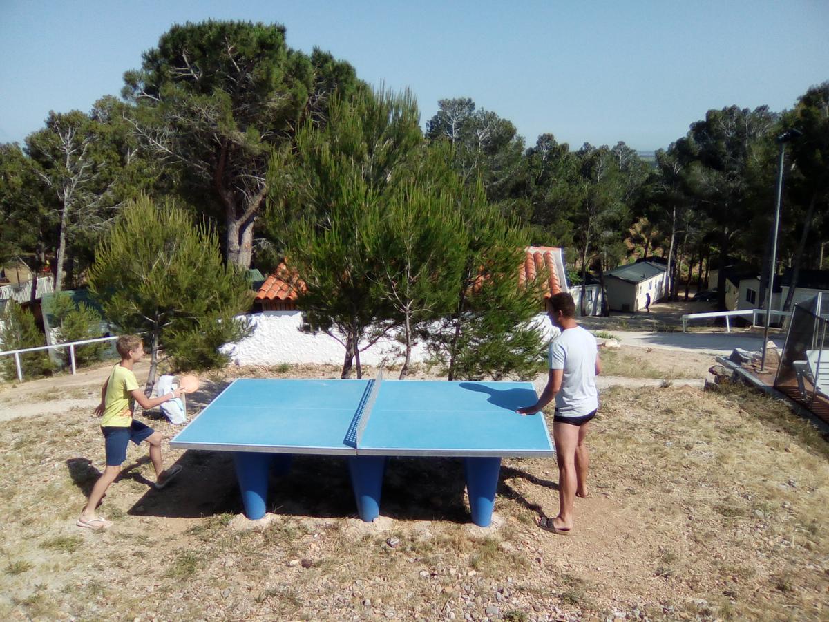 Camping Le Bois De Pins Salses-le-Château Eksteriør bilde